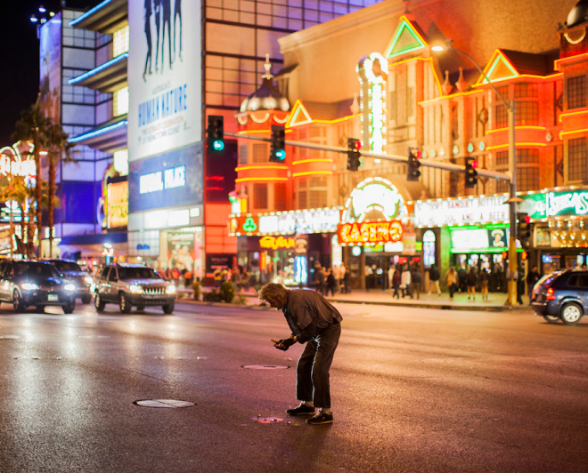 Góc tối dưới ánh đèn hoa lệ của Las Vegas