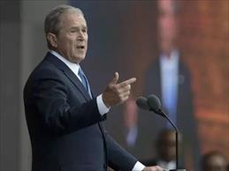 Ông Bush bất ngờ nói về chính sách nhập cư của TT Trump